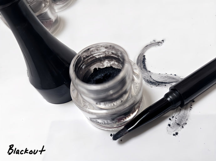 EYELINER SET -                     Dip powder liner
